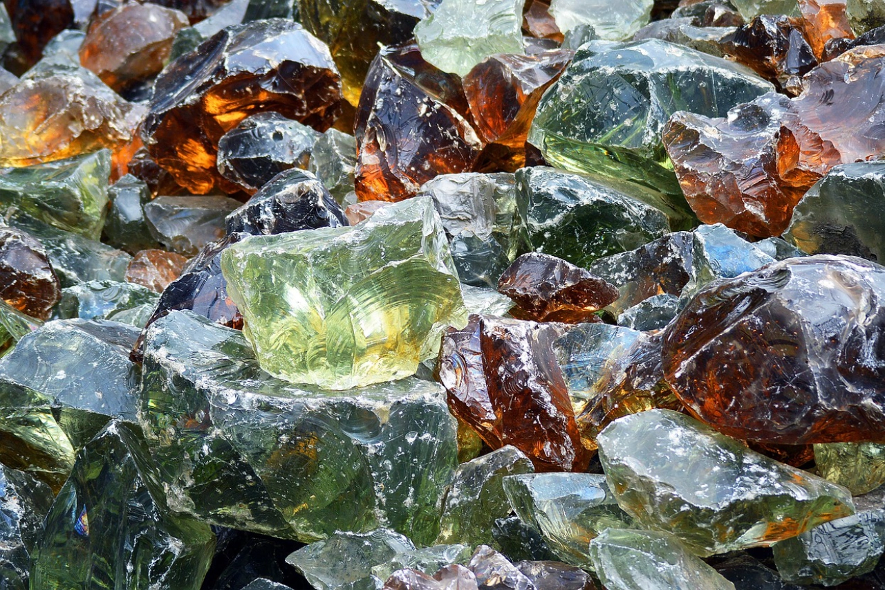 Recyclingbedrijven voor papier, karton, textiel, glas, hout of puin.