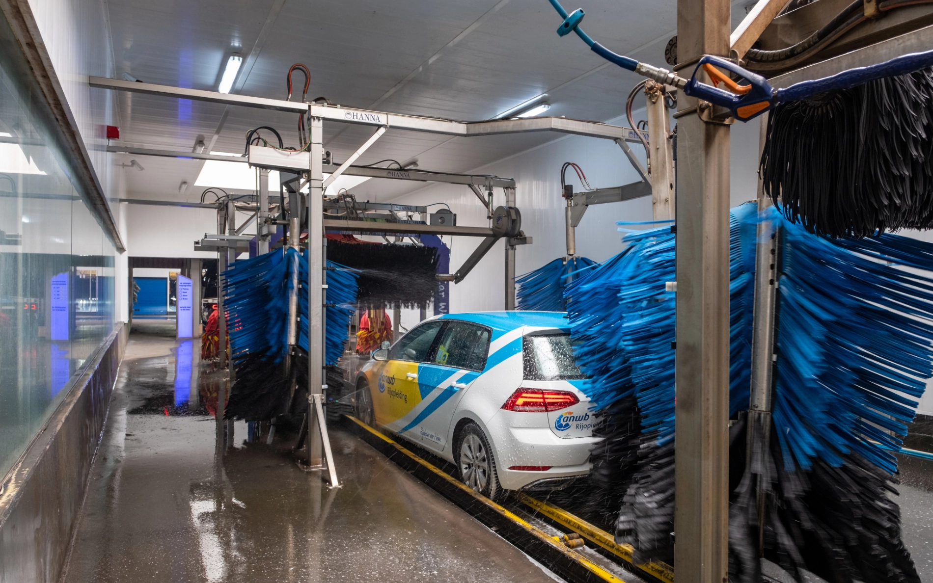 Garage, autoschadeherstelbedrijf, autowasstraat en carrosseriebouw