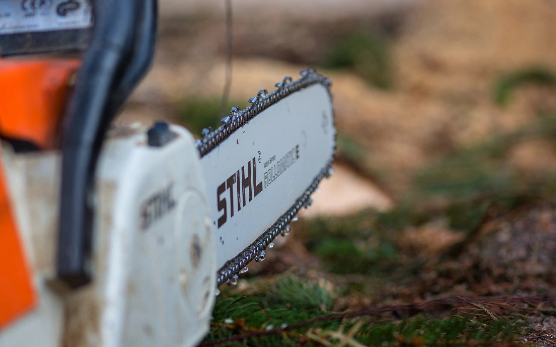 Repareren en verhuren van gemotoriseerde werktuigen