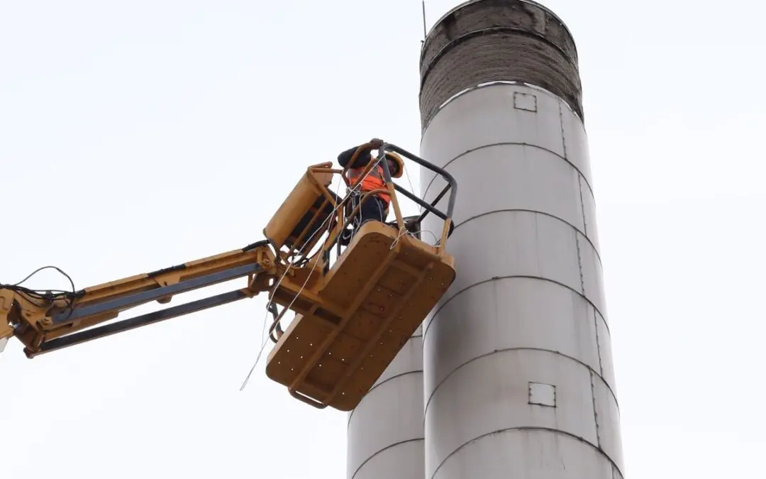 Inspectie van een industriële installatie in het kader van toezicht op grote industriële bedrijven.